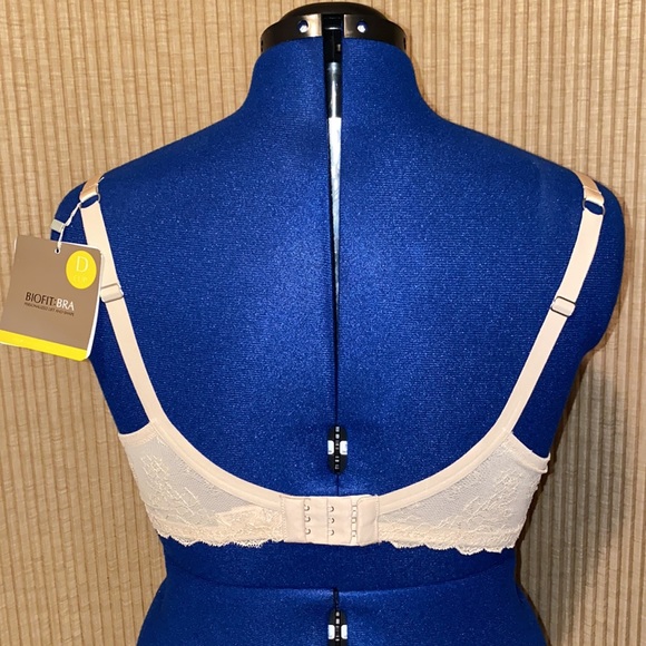Victoria’s Secret Bio-fit bra, size 38D - Picture 2 of 3